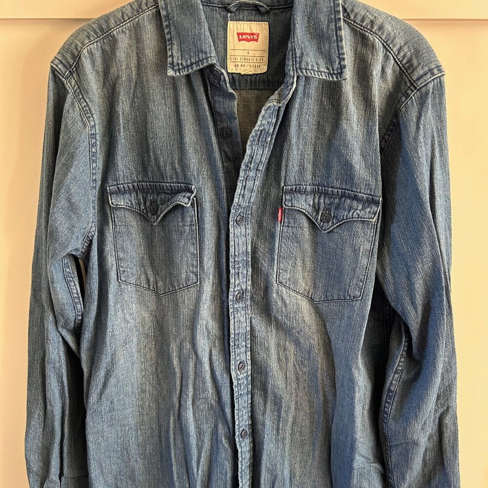 Levi's Chambray Denim Button Down Mens Shirt Size S